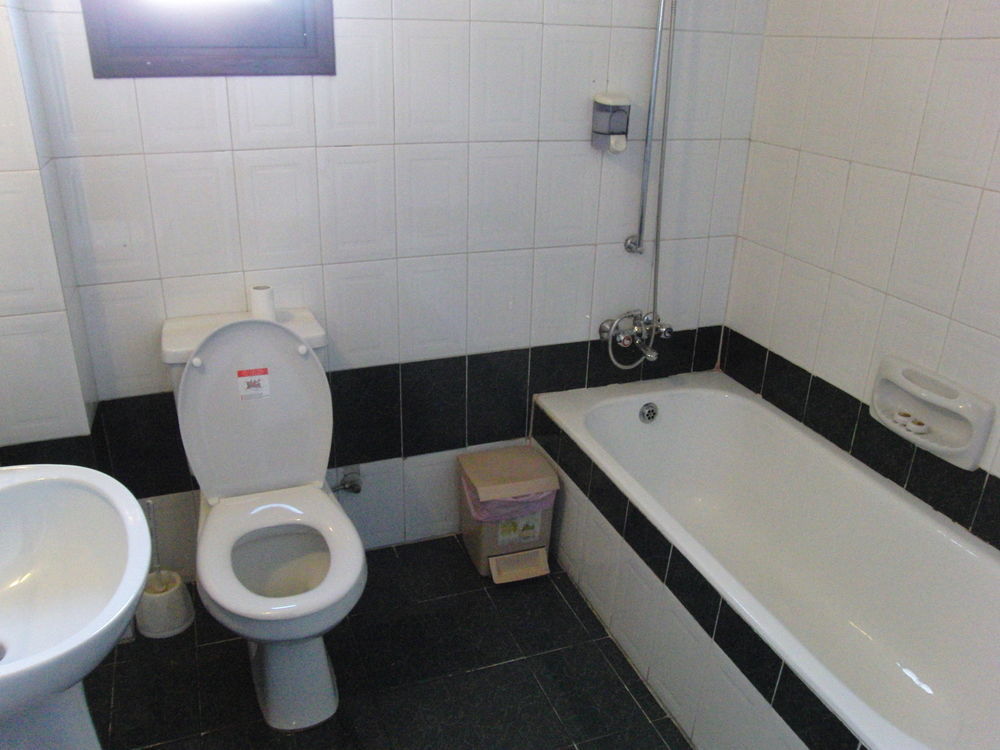 Rimi Hotel Никозия Екстериор снимка