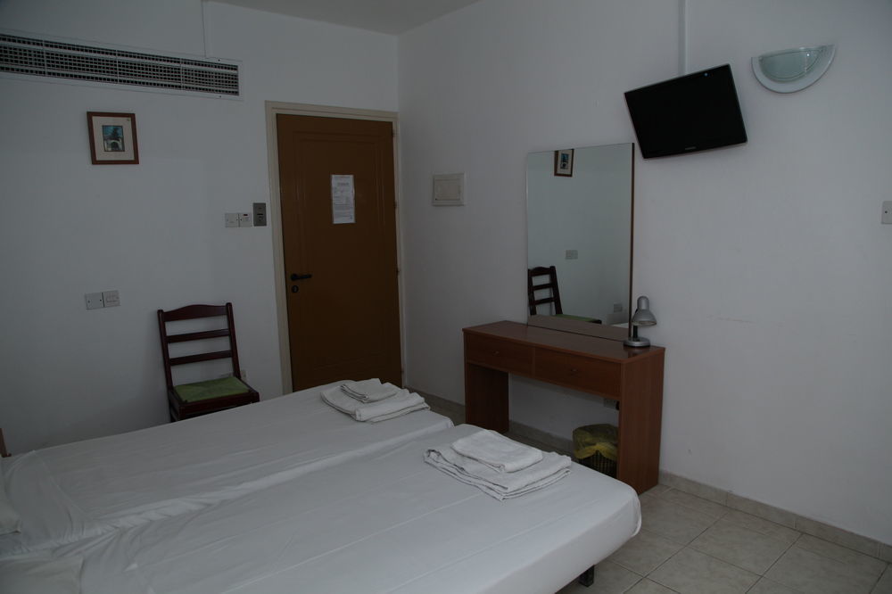 Rimi Hotel Никозия Екстериор снимка