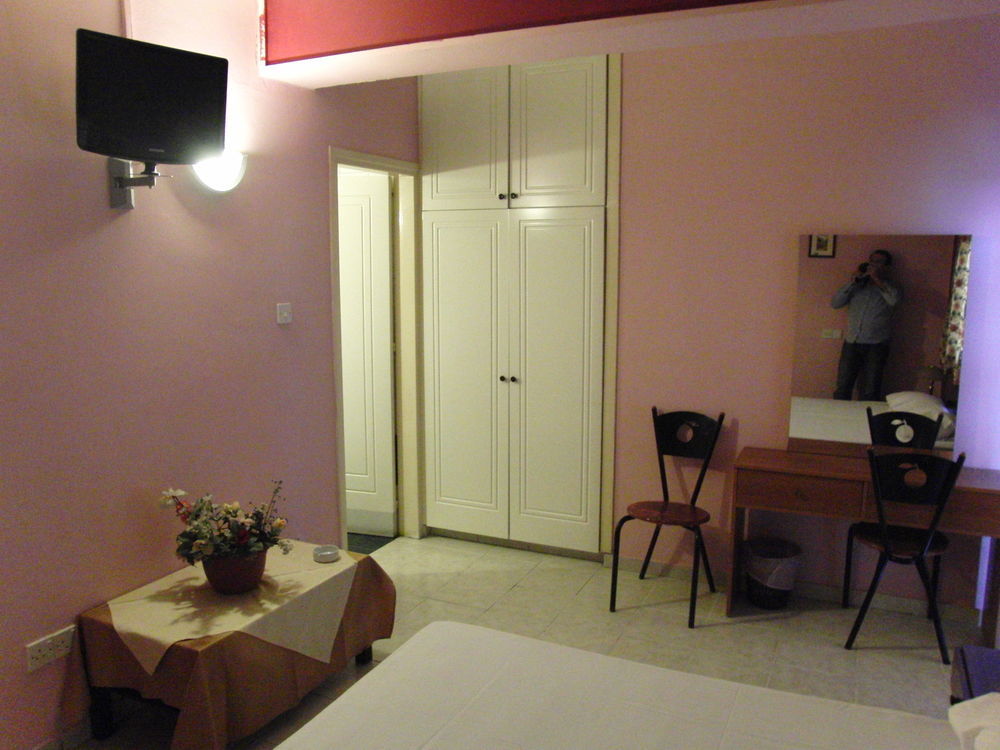 Rimi Hotel Никозия Екстериор снимка